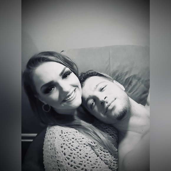 Meet your Posher, Jen!🌟 - Picture 4 of 15